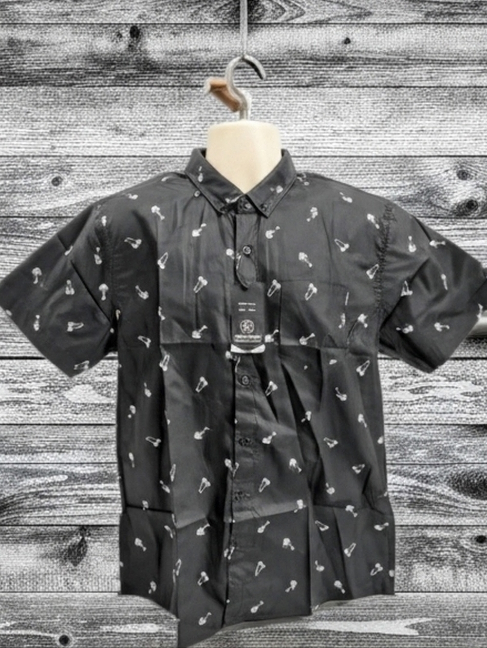 603.  Molokai Surf Co. Men's Black Palm Tree Print Button-Up - Large